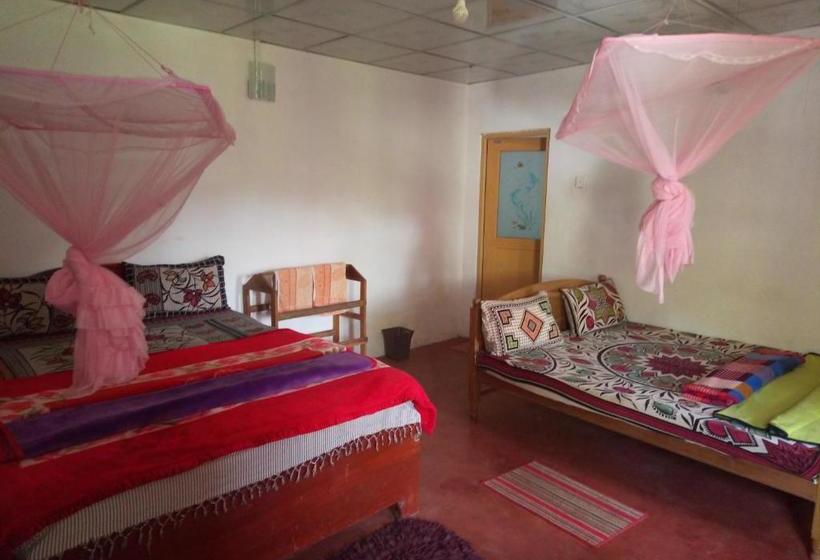 مبيت وإفطار Kavishka Guest House