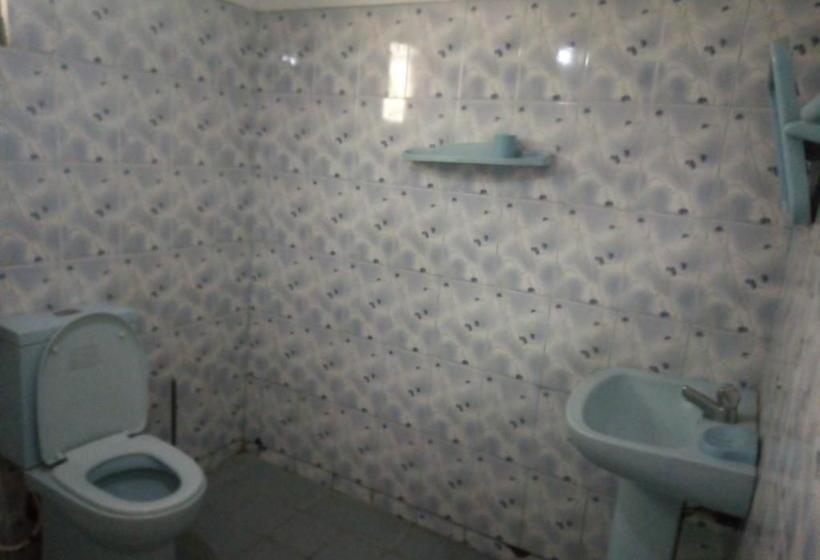 مبيت وإفطار Kavishka Guest House