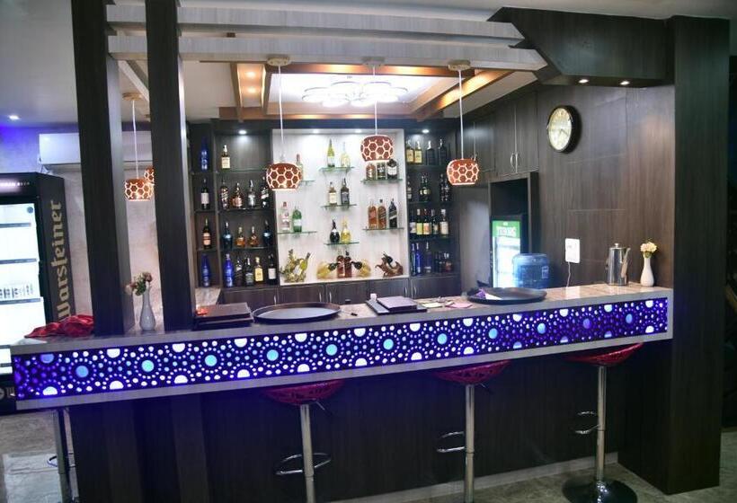 Hotel Marinha Airport