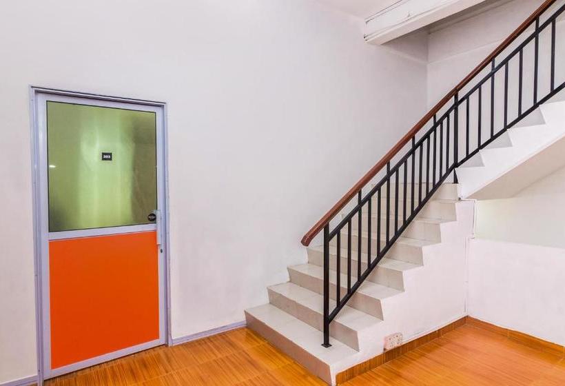 בית מלון כפרי Oyo 2818 Blessing Kost Batam