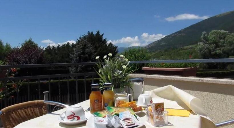 בית מלון כפרי River