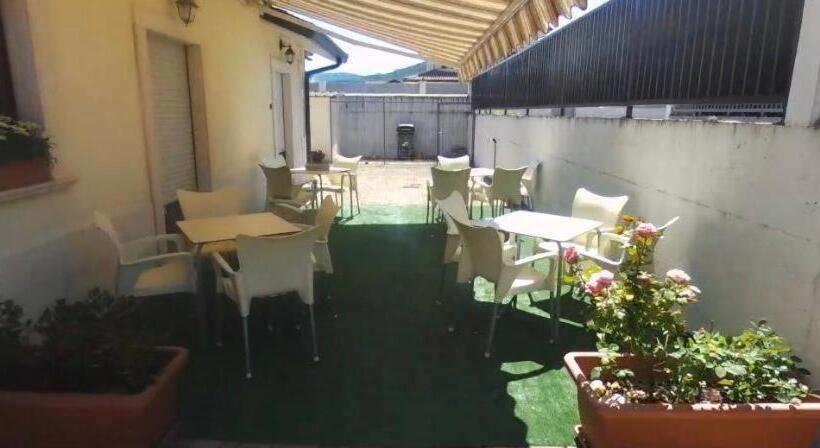 בית מלון כפרי River