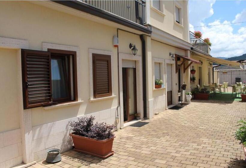 בית מלון כפרי River