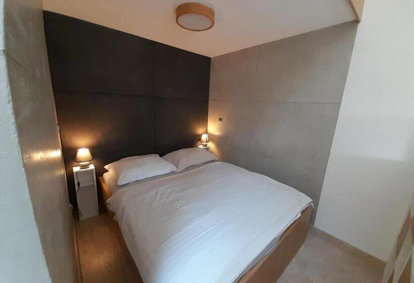 پانسیون Entrez Apartments 4 City Centre