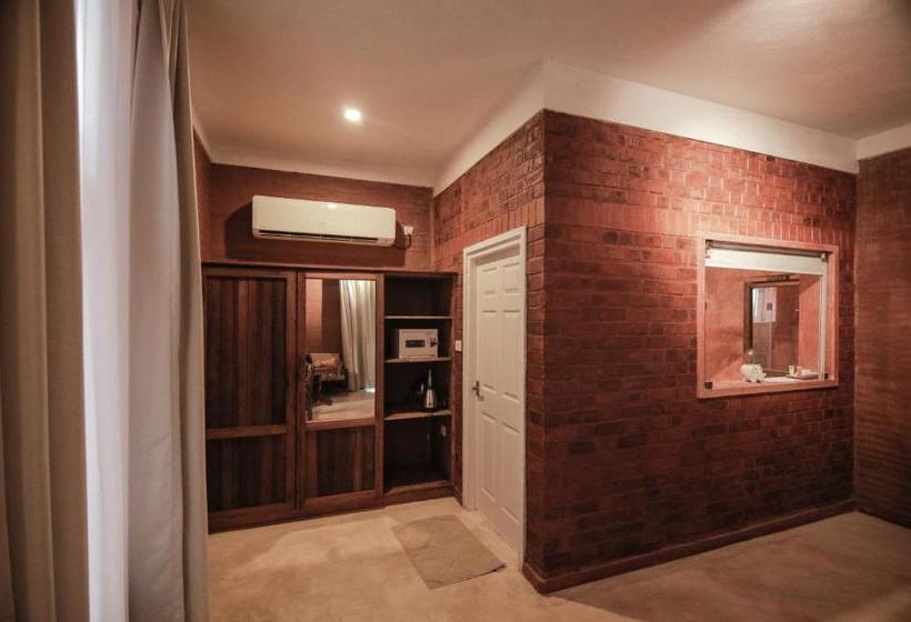 استراحتگاه Amara Ayurveda Retreat  Overlooking Evergreen Western Ghats An Ecologically Sustainable Living Space