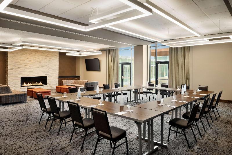 فندق Hilton Garden Inn Milwaukee Brookfield Conference Center, Wi