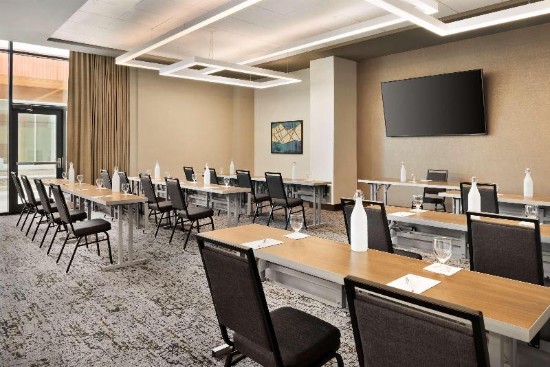 فندق Hilton Garden Inn Milwaukee Brookfield Conference Center, Wi