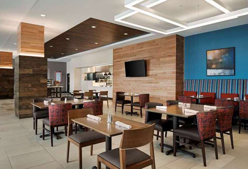 فندق Hilton Garden Inn Milwaukee Brookfield Conference Center, Wi