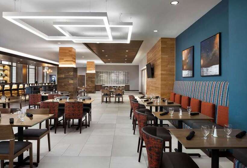 فندق Hilton Garden Inn Milwaukee Brookfield Conference Center, Wi