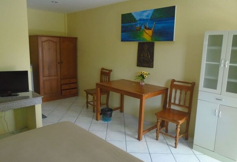 פנסיון Baan Coconut