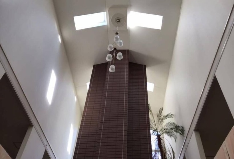 بنسيون Merry King's