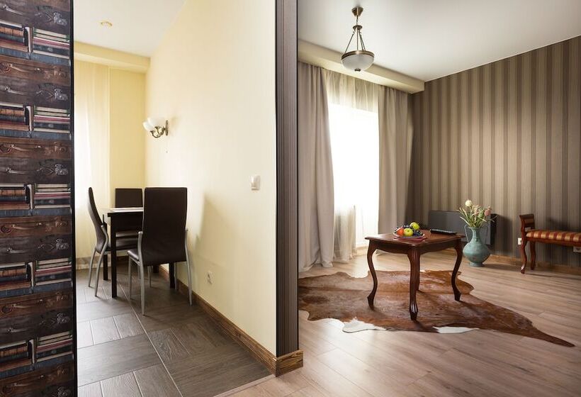 Apartment Etazhydaily Soyuznaya Shchorsa