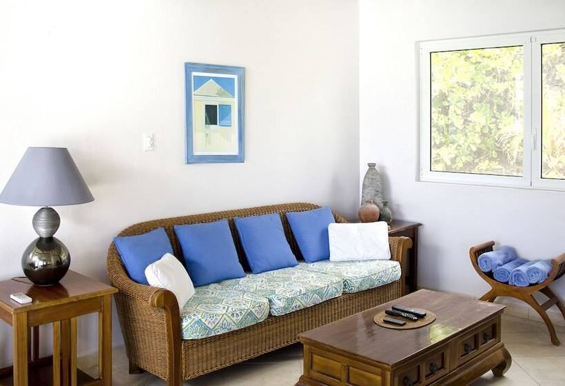 Beach House Younes By Island Properties Online