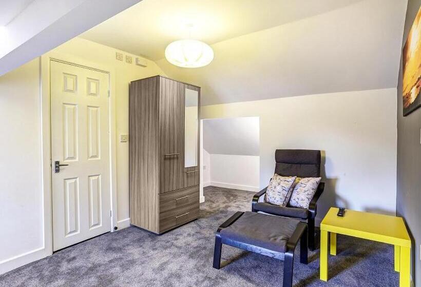 פנסיון Townhouse Plus @ 166 Edleston Road Crewe