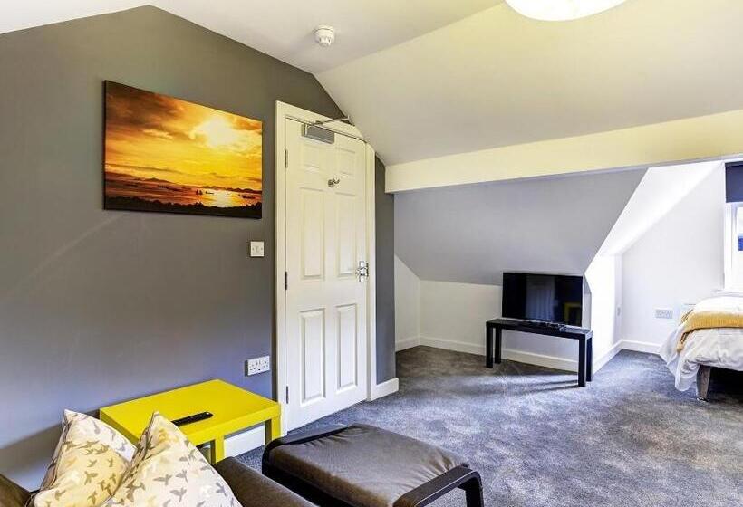 פנסיון Townhouse Plus @ 166 Edleston Road Crewe