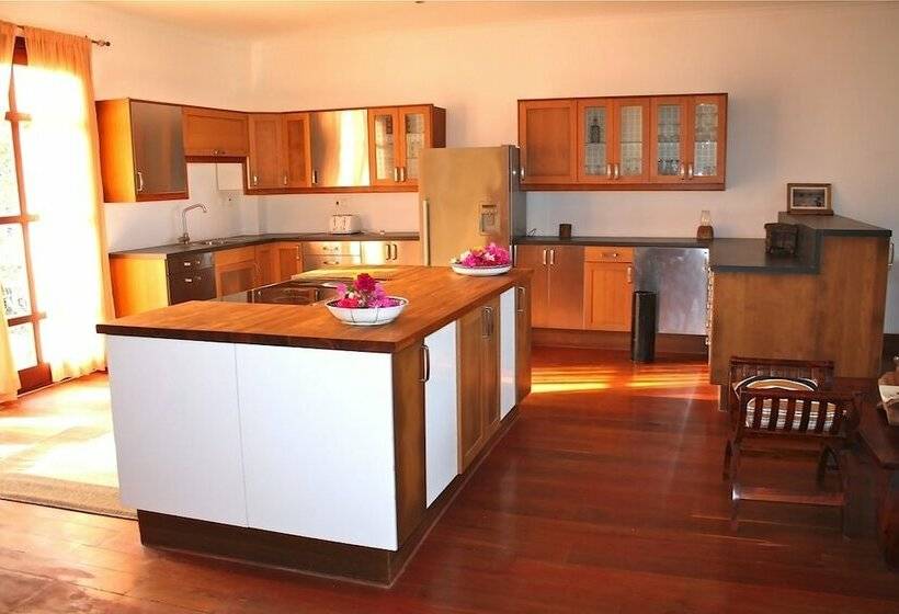 Villa Paradise On The Ocean