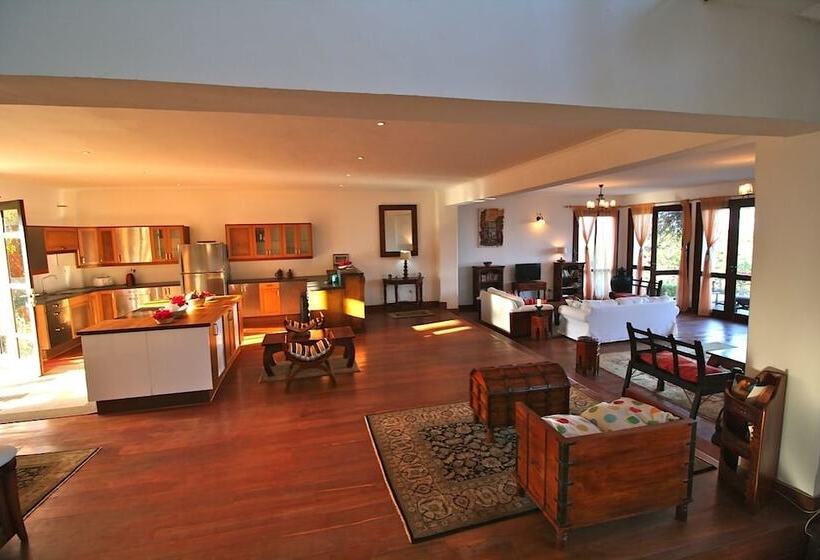 Villa Paradise On The Ocean