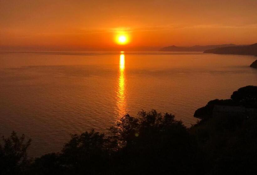 هتل La Giada Del Mesco