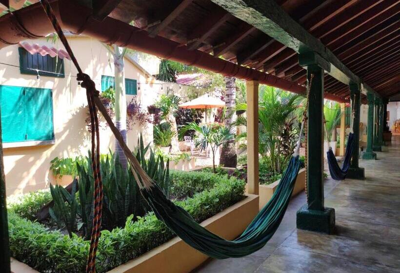 فندق Nieto Mompox, Ubicado En El Corazón Del Centro Histórico, Frente Al Rio Magdalena En Zona De Malecón