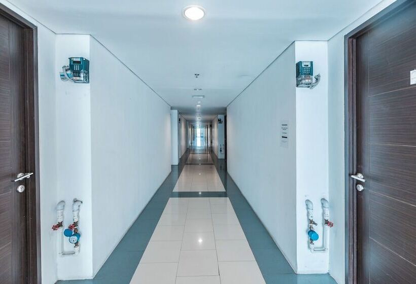 ホテル The Habitat By Oyo Rooms