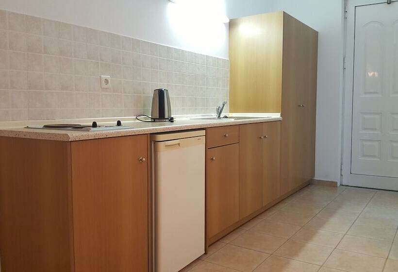 ホテル Pefkos Blue