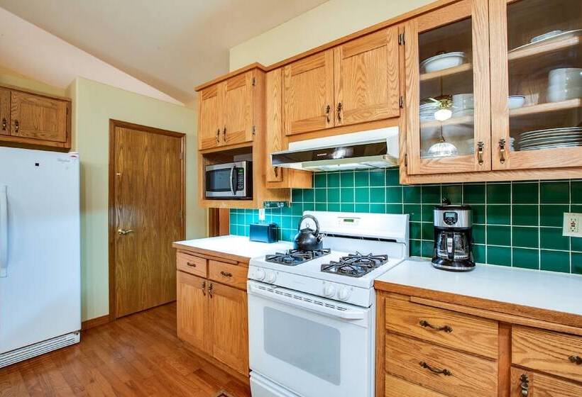 29sl   Hot Tub   Sauna   Bbq   Shuffle Board   Sleeps 11