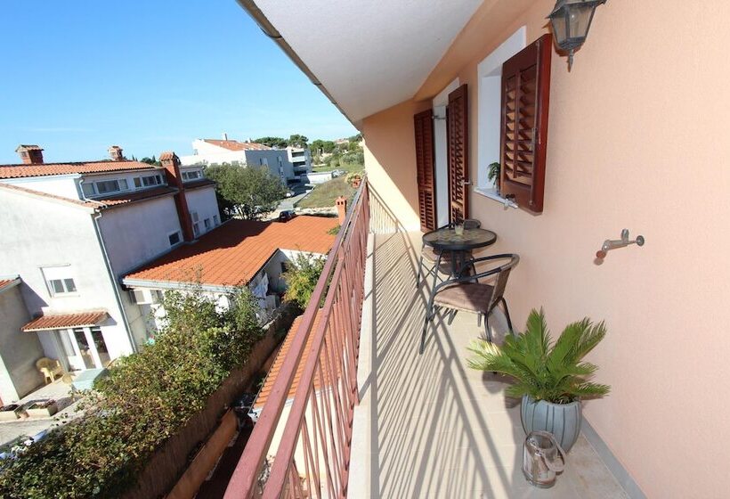 Apartments Villa Nikola