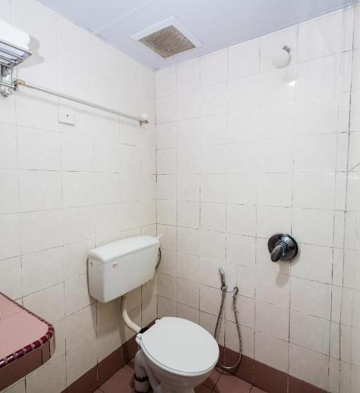 Dung Fang Hotel By Oyo Rooms