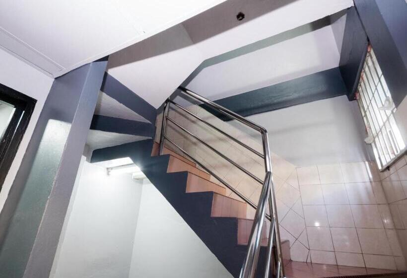 Dung Fang Hotel By Oyo Rooms