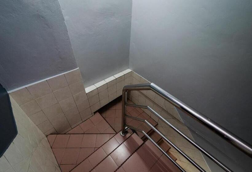 Dung Fang Hotel By Oyo Rooms