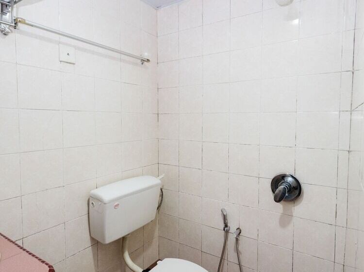 Dung Fang Hotel By Oyo Rooms