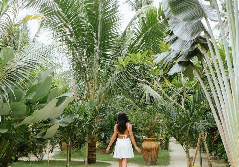 هتل Tropical Temple Siargao Resort