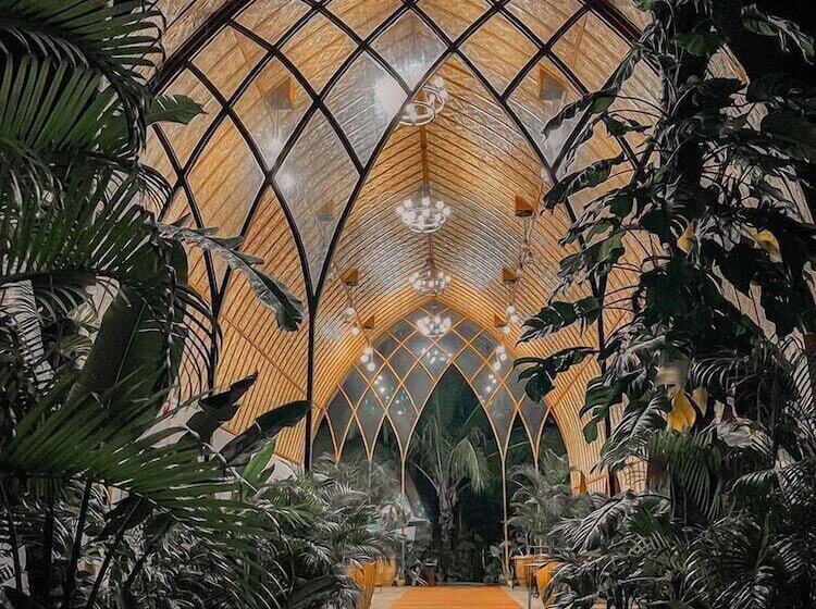 هتل Tropical Temple Siargao Resort