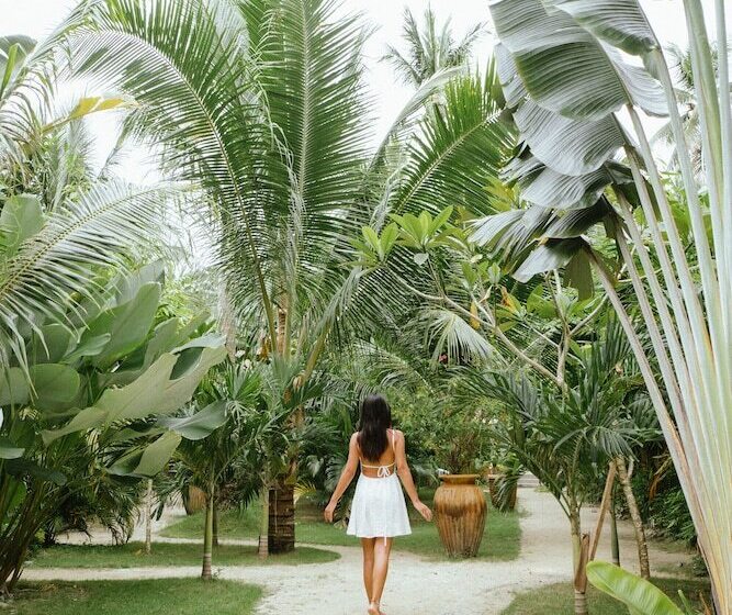 هتل Tropical Temple Siargao Resort