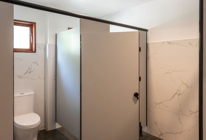 هتل Tropical Temple Siargao Resort