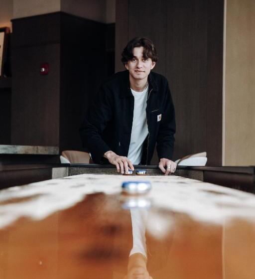 Level Chicago  Old Town