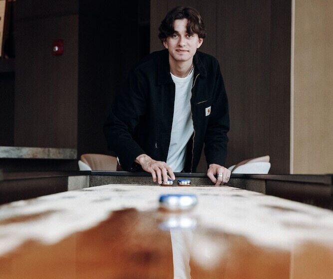 Level Chicago  Old Town