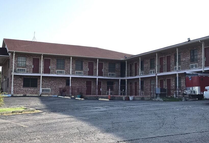 모텔 Executive Inn