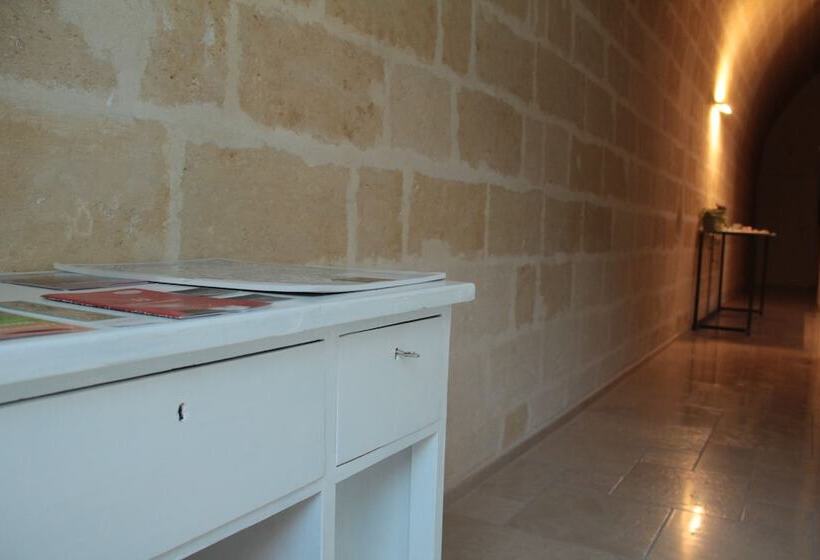 膳宿费 Lamia Room Rentals