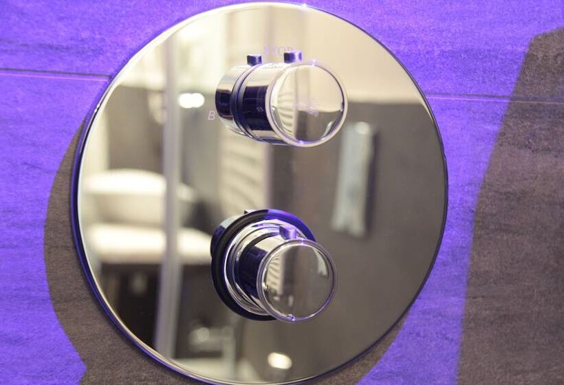 膳宿费 Lamia Room Rentals