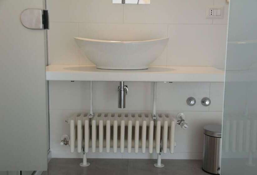 膳宿费 Lamia Room Rentals