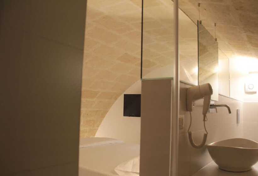 膳宿费 Lamia Room Rentals