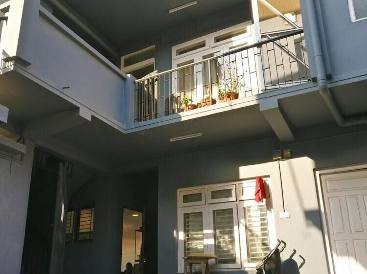 پانسیون Sun Apartment & Guest House