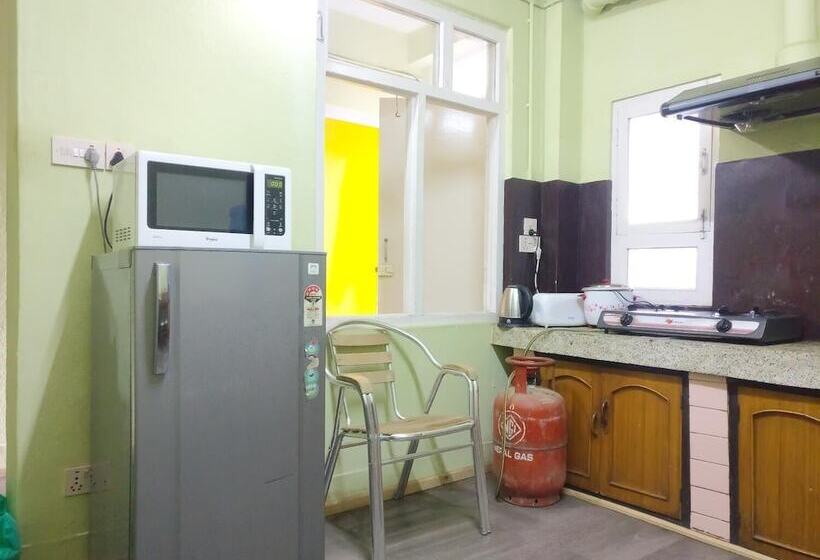 پانسیون Sun Apartment & Guest House