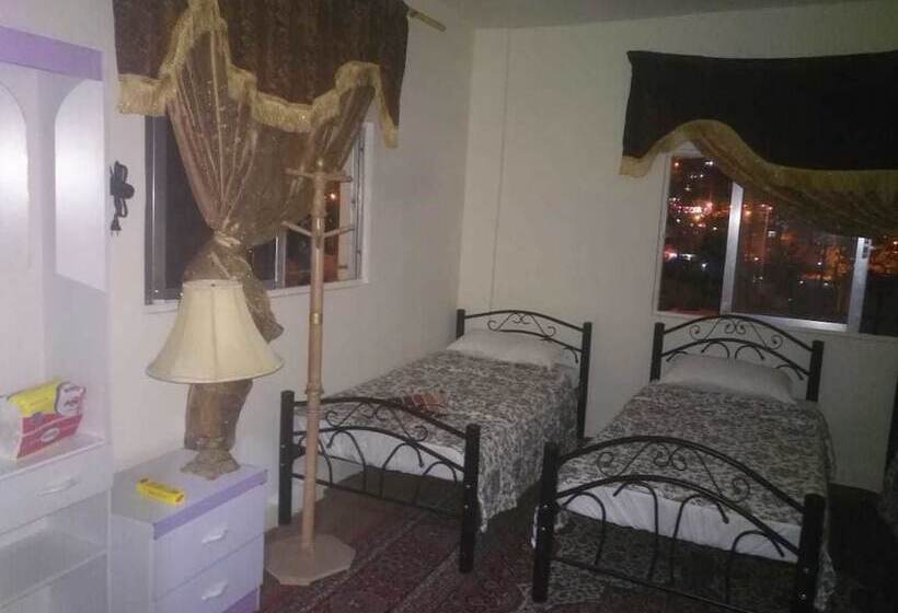 پانسیون Youth Guest House