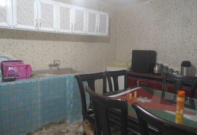 پانسیون Youth Guest House