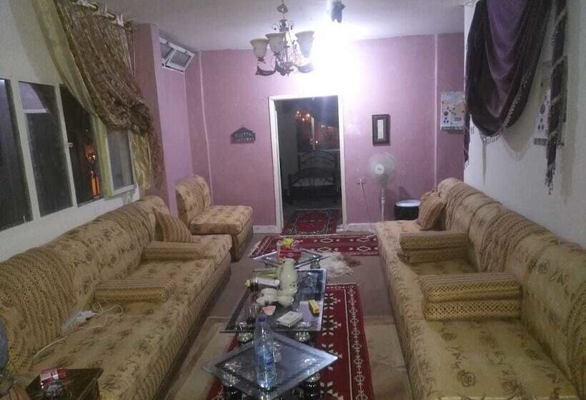 پانسیون Youth Guest House