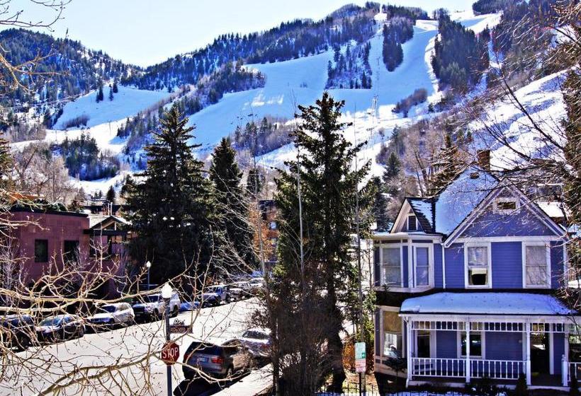 تختخواب و صبحانه The Snow Queen Lodge