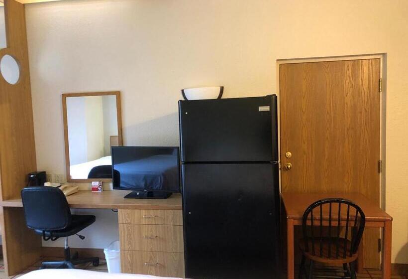 Отель Airport Lodging Pittsburgh Airport