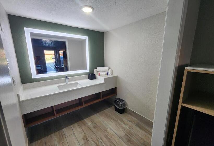 فندق Americas Best Value Inn Longview